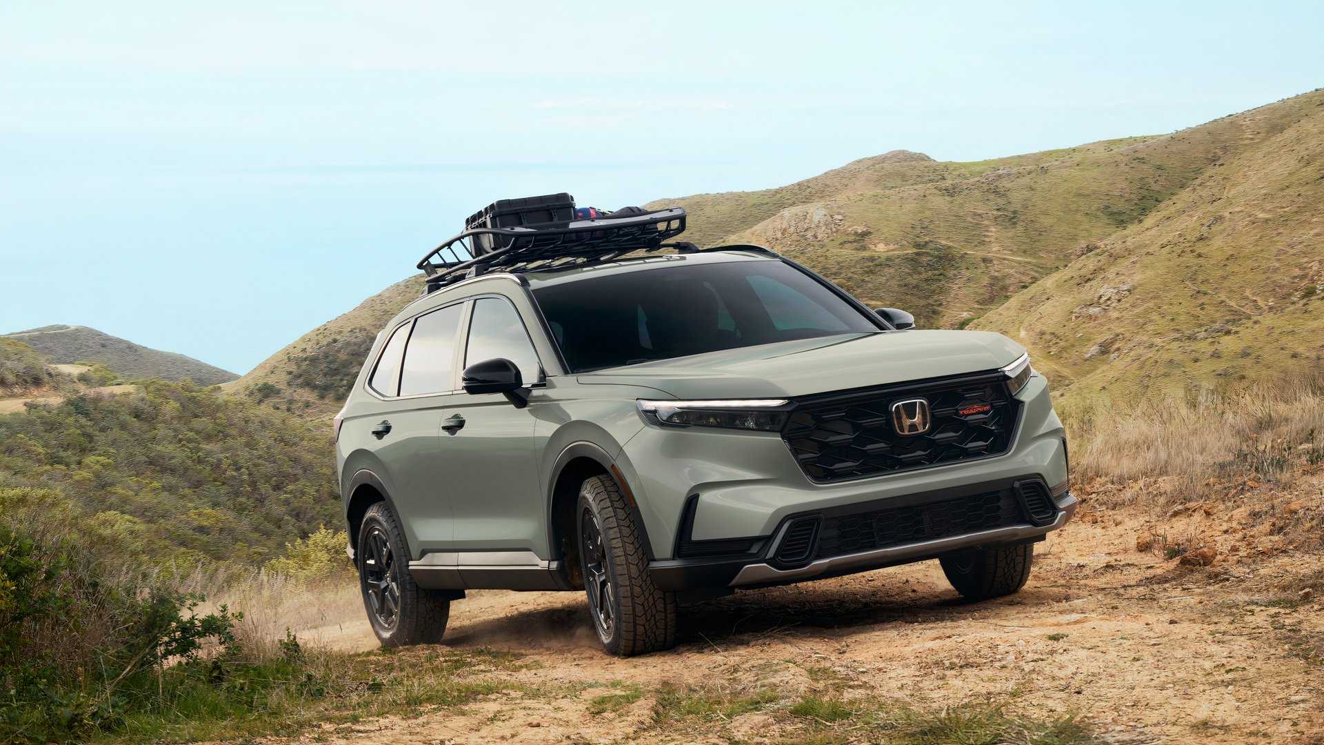 2026 Honda CR-V Hybrid TrailSport front three-quarter