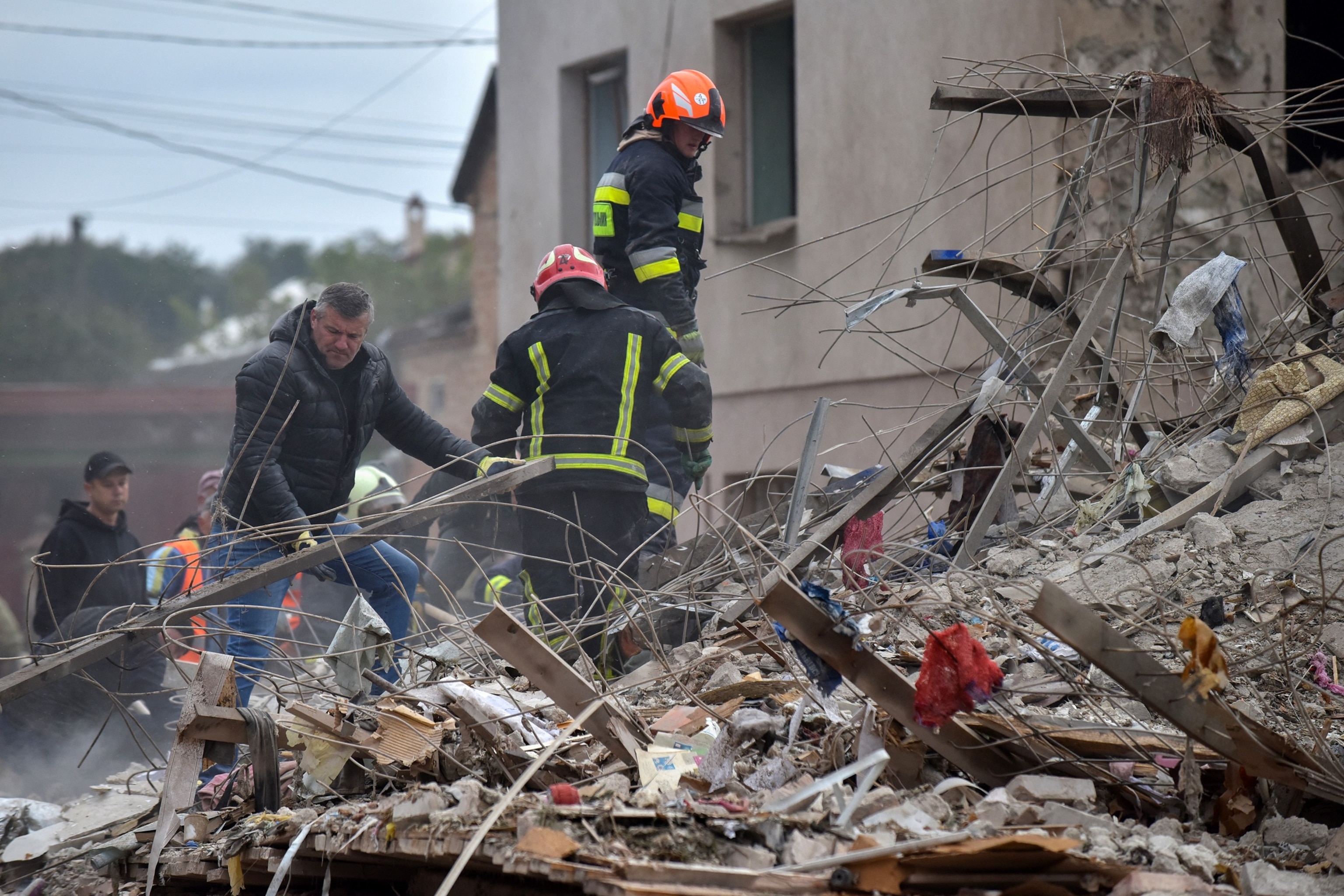 Russia fires 500 drones at Ukraine in deadly overnight attack ...