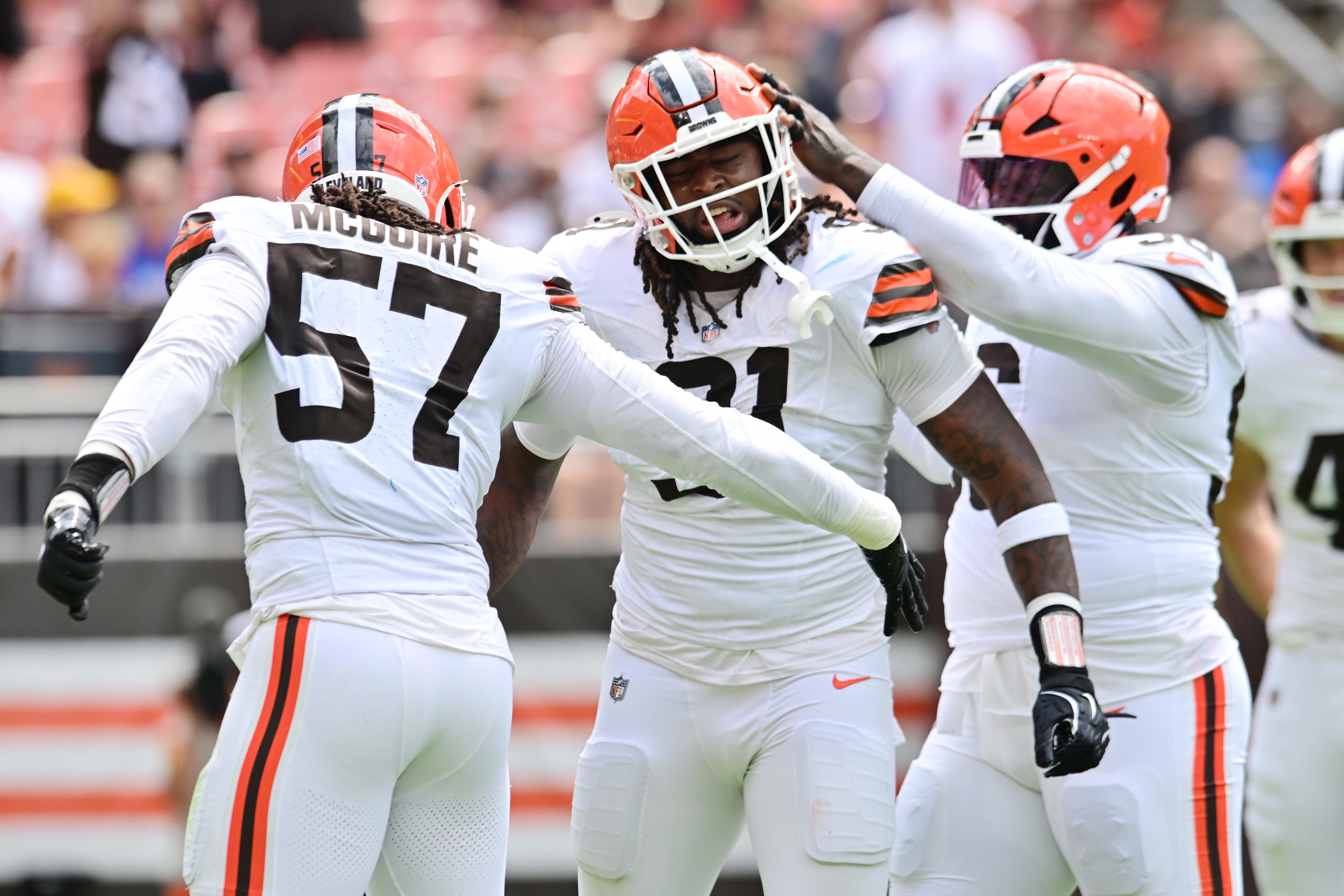 Browns defensive end Alex Wright secures Cleveland's first turnover in ...