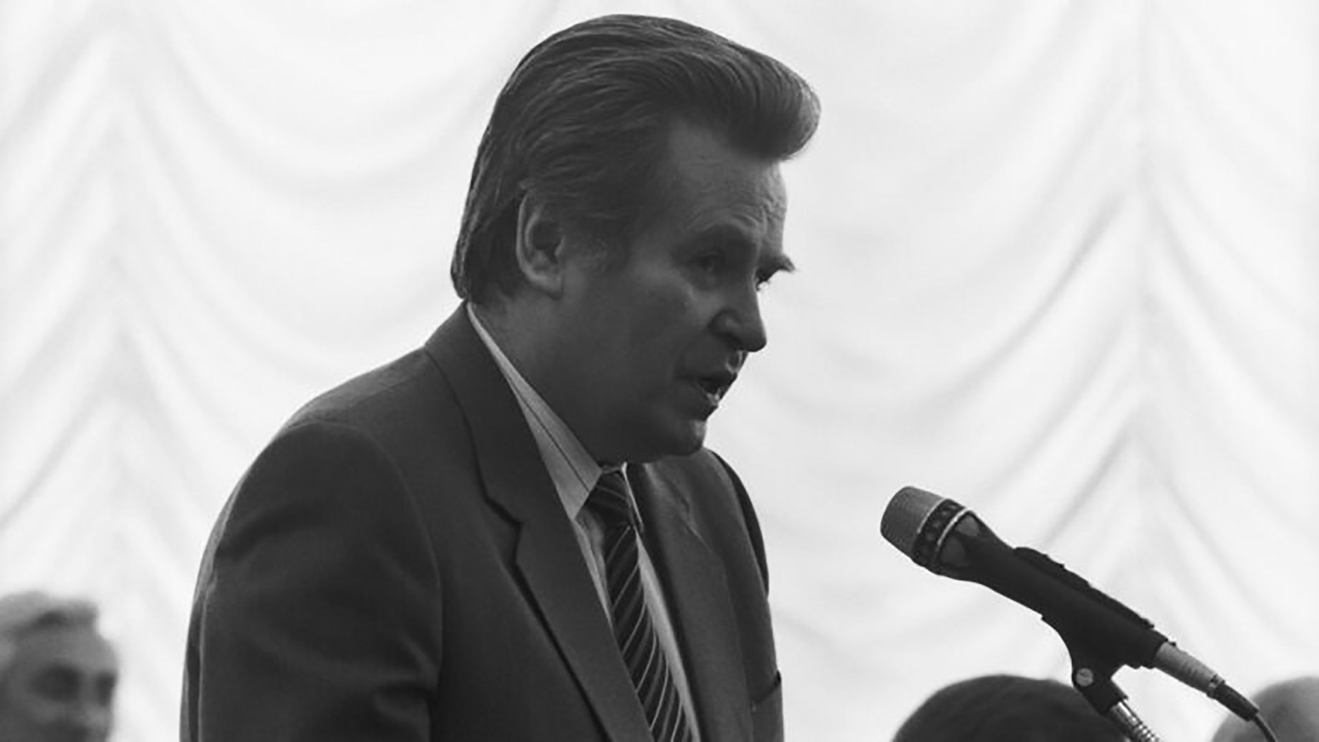 Russian tycoon dies in mysterious window fall tragedy