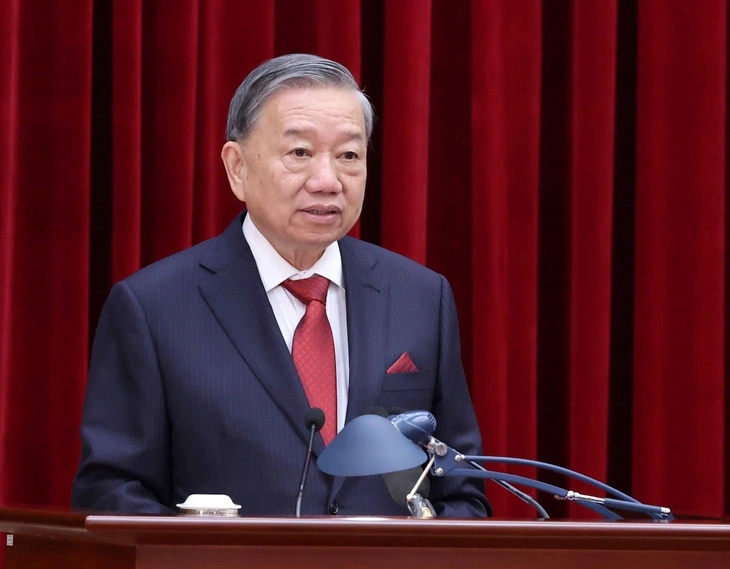 Khai mạc Hội nghị Trung ương lần thứ 13: Giới thiệu nhân sự Ban chấp hành Trung ương khóa XIV