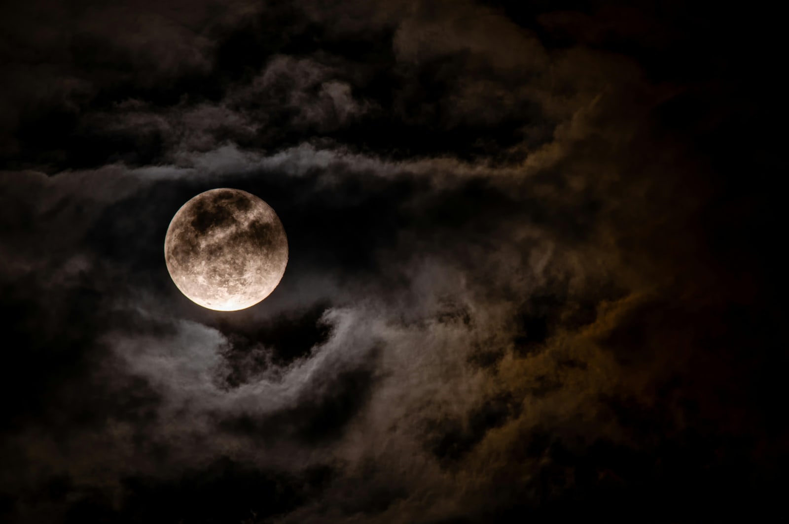 Full Moon October 2025: Exact Time, Best Viewing, and the Rare ...