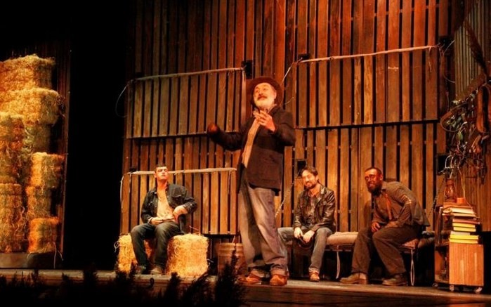 John Steinbeck’in "Fareler ve İnsanlar" eseri yeniden tiyatro sahnesinde