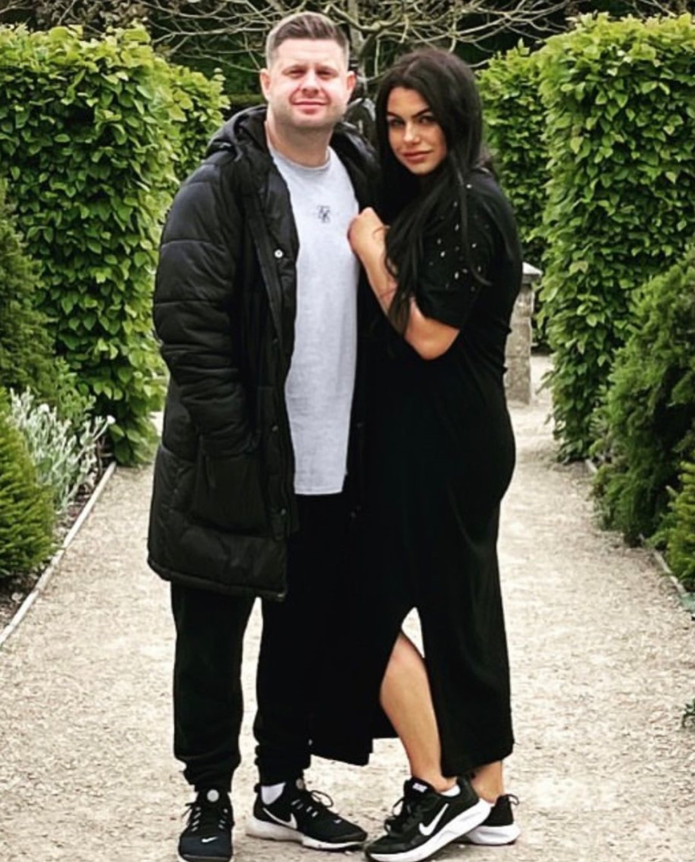 Man stabbed stepdaughter and her husband to death in their home(02)