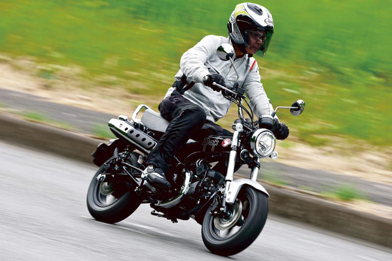 Honda Dax125 総排気量：123cc エンジン形式：空冷4ストSOHC2バルブ単気筒 シート高：775mm 車両重量：107kg税込価格：45万1000円