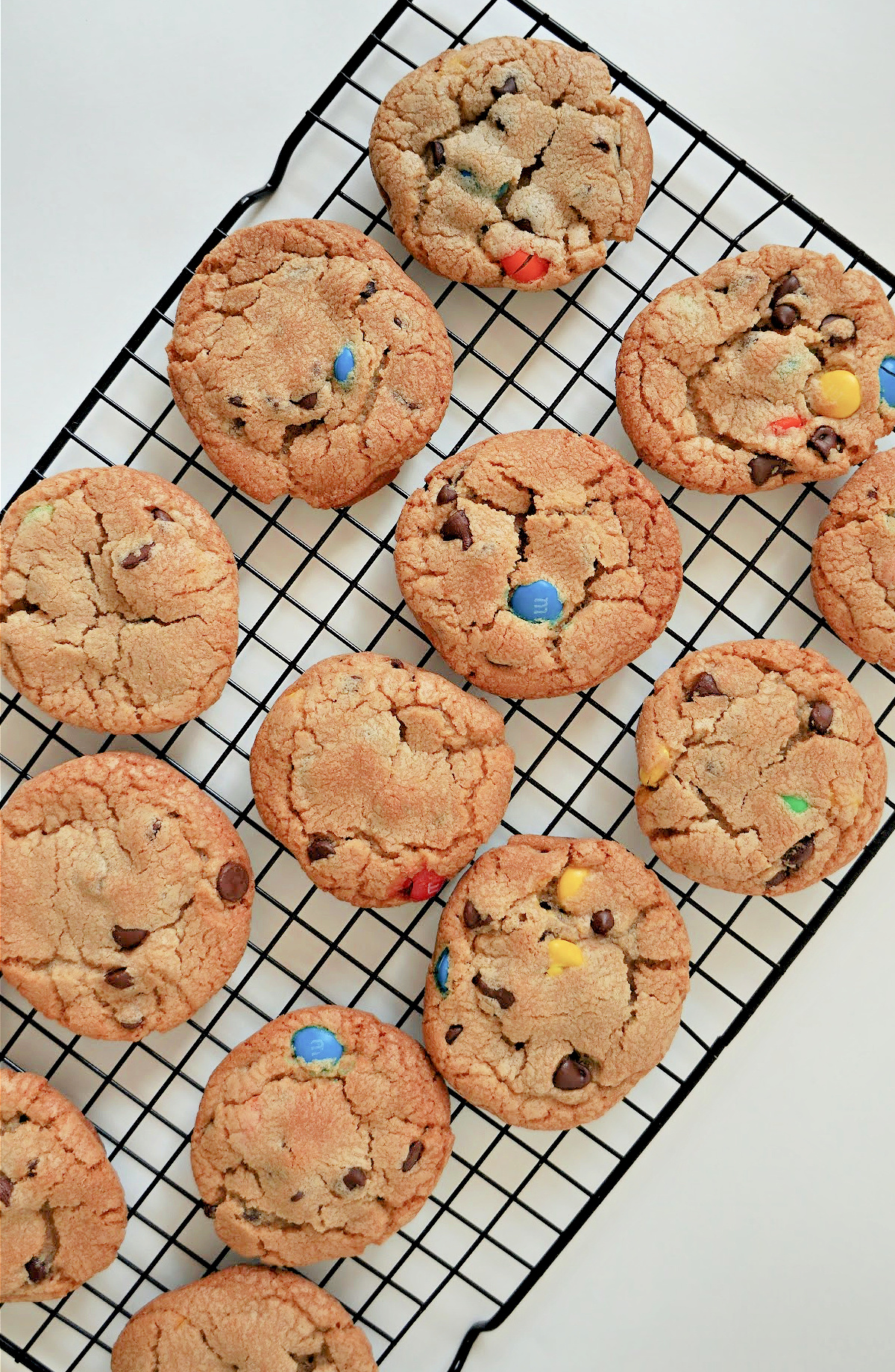 Crispy, Chewy Chocolate Chip M&Ms Cookies Recipe