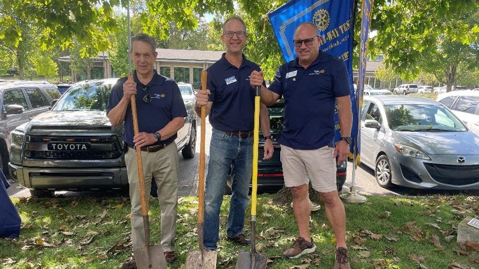 Brentwood's past uncovered: Time capsule opened after 25 years