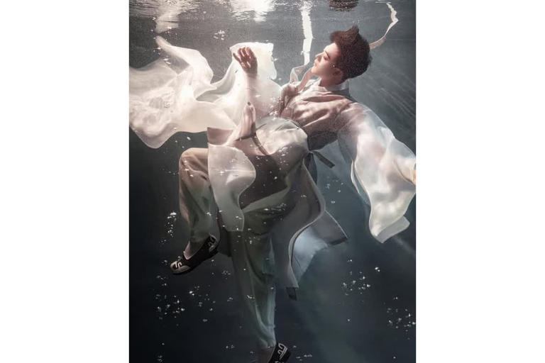 '선미 백댄서' 차현승, 한복 입고 물에 풍덩…백혈병 투병에도 전한 추석 인사