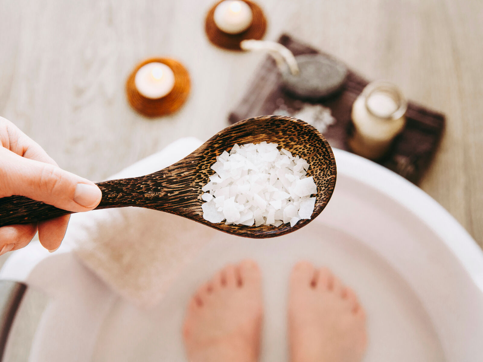 What Are Magnesium Flakes, and Are They Good for You? An Expert Weighs In.