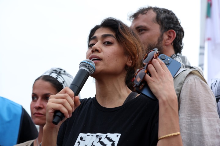 Eurodeputada que participou na Global Sumud Flotilla diz que foi “espancada  por polícias israelitas”