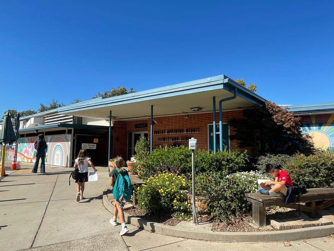 Sacramento elementary teacher put on leave. Parents say it was retaliation