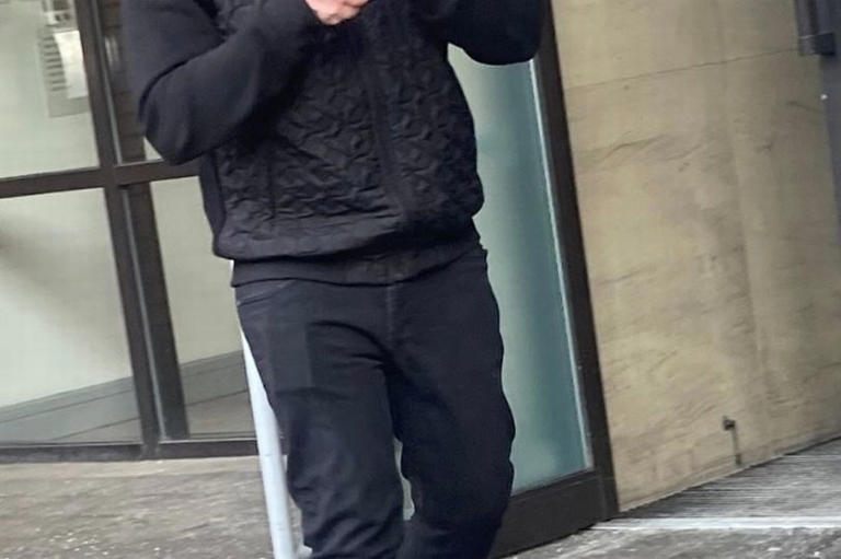 'Idiot' window salesman jailed after taking nearly £40k from elderly ...