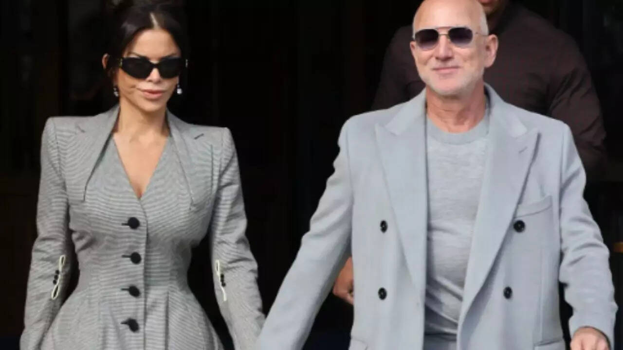 Jeff Bezos and Lauren Sánchez stun Paris Fashion Week in coordinated