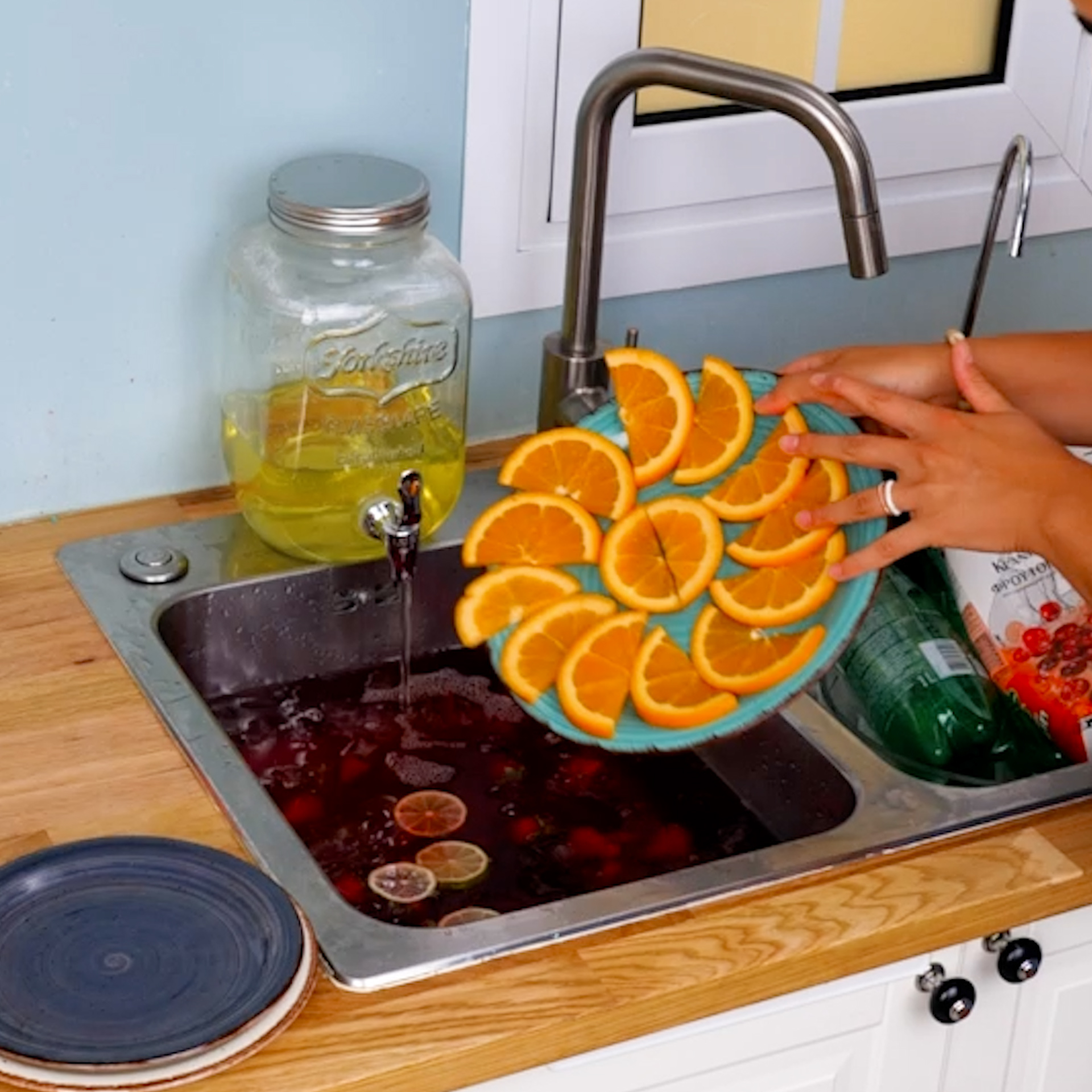 Kitchen sink lemonade hack!