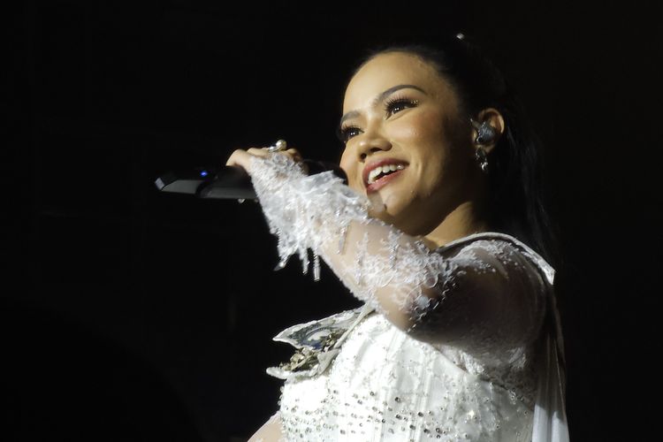 Peringati Hari Bahasa Isyarat, Yura Yunita dan Barasuara Rilis Lagu BISINDO