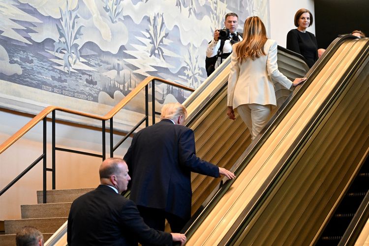 Protes Eskalator PBB Mati Tuding Trump Dihancurkan
