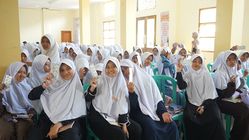 LIKE-R Hadir di Ponpes Al-Furqon Cibiuk Garut, Santri Dapat Edukasi dan Layanan Kesehatan Reproduksi