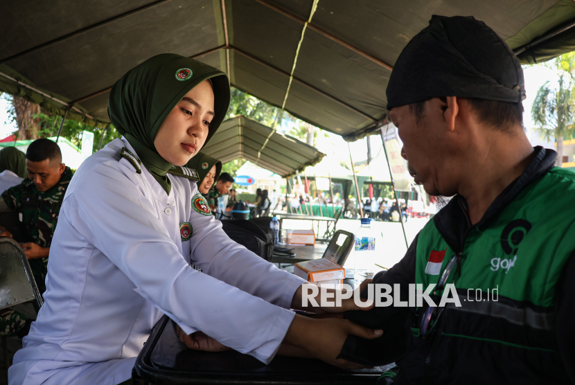 Menteri Kesehatan Dianugerahi Penghargaan oleh Bill Gates, Sampaikan Program Kesehatan Gratis Era Pr