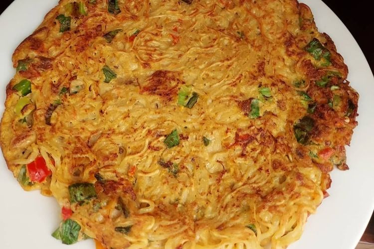 Cara Membuat Martabak Mie Gurih dan Crispy, Camilan Praktis Favorit Keluarga!