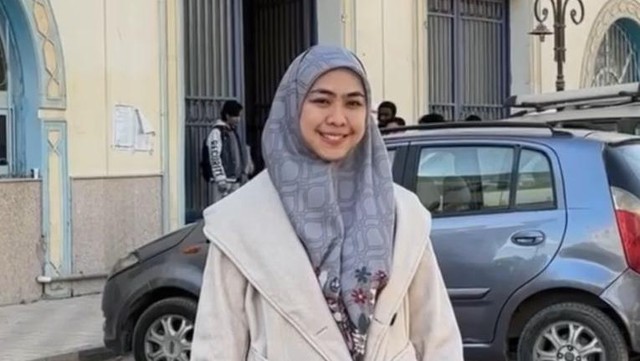 Paling Populer: Oki Setiana Dewi Studi di Mesir