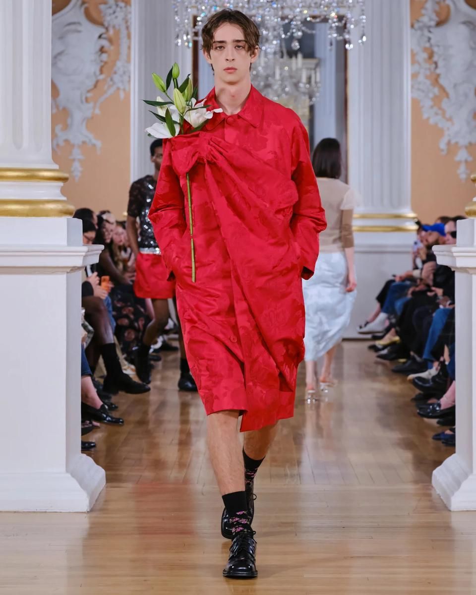 10 Koleksi Simone Rocha S/S 26 di London Fashion Week, Membuat Mimpi!