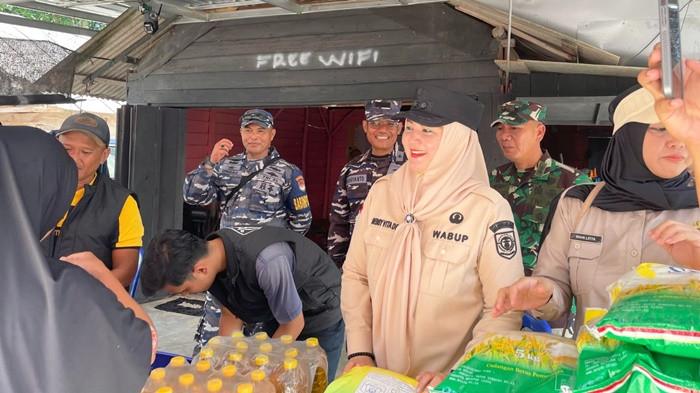Pemkab Basel Luncurkan Operasi Pasar di Desa Penutuk, Kendalikan Inflasi dan Ringankan Beban Masyara