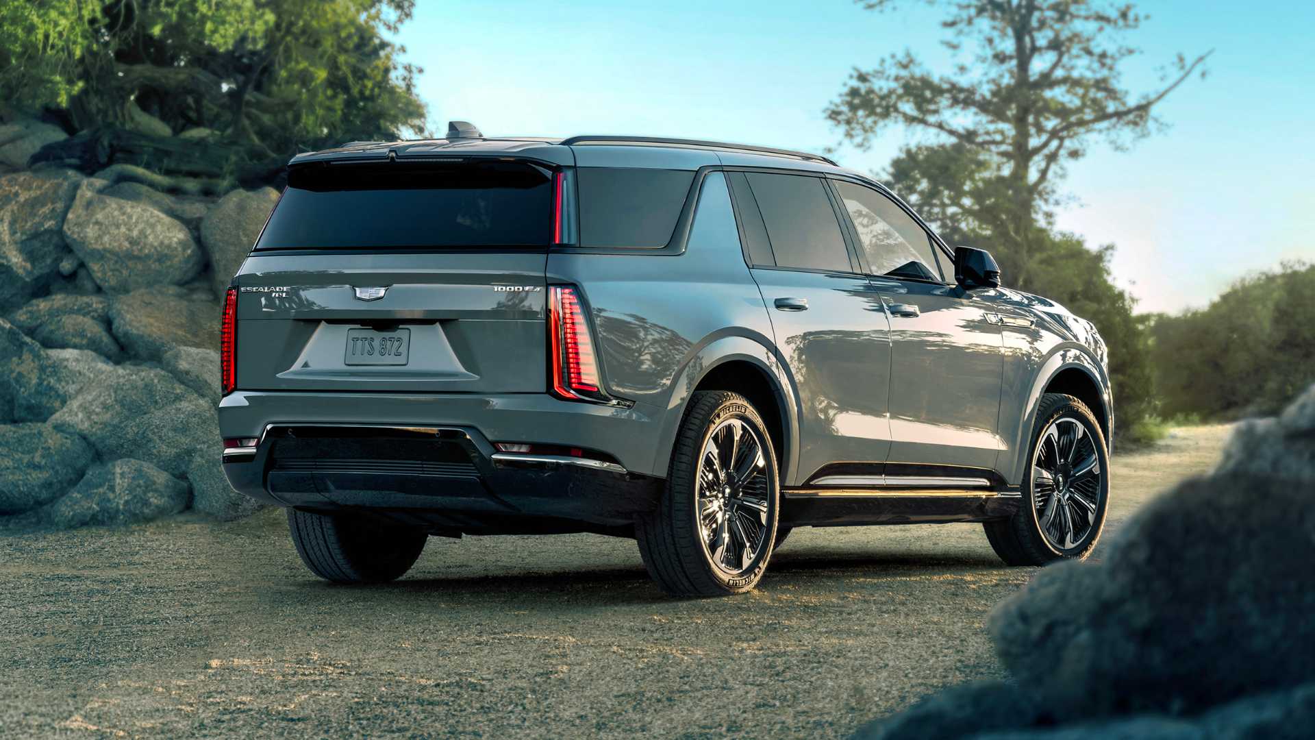 my26-cadillac-escalade-iql-lux-1ap-6404