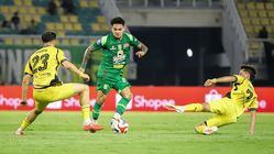 Pertandingan Sengit Dewa United vs Persebaya Surabaya di BRI Super League 2025