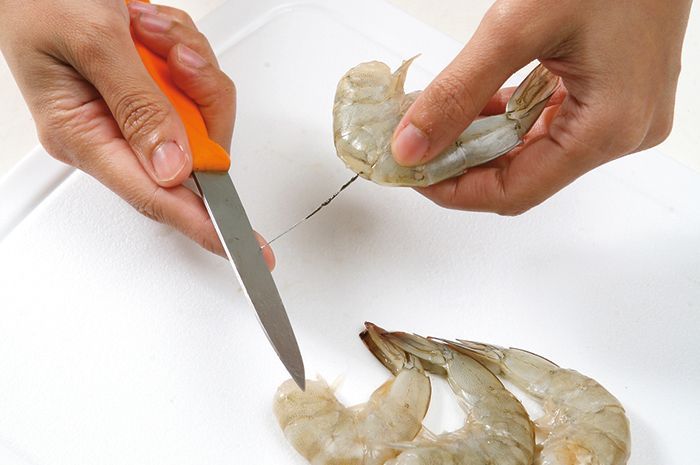 Pembersihan Kotoran Udang: Penting atau Tidak? Ini Penjelasannya