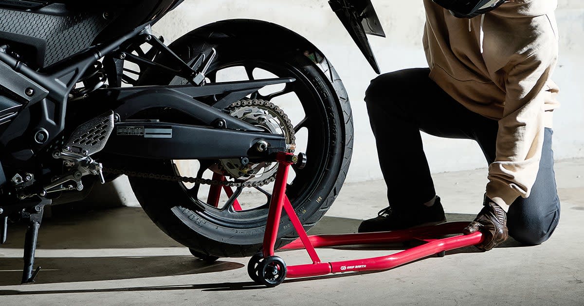ガタつかず安定！ GRIP EARTH新作リアメンテスタンドL型登場