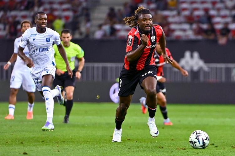 La fiche de Jonathan Clauss - OGC Nice