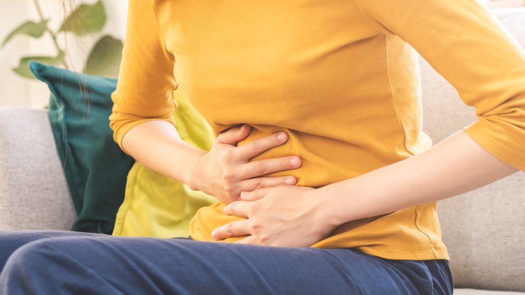 Cases Rising Among Young Adults: Doctor Lists 5 Subtle Signs of Bowel ...