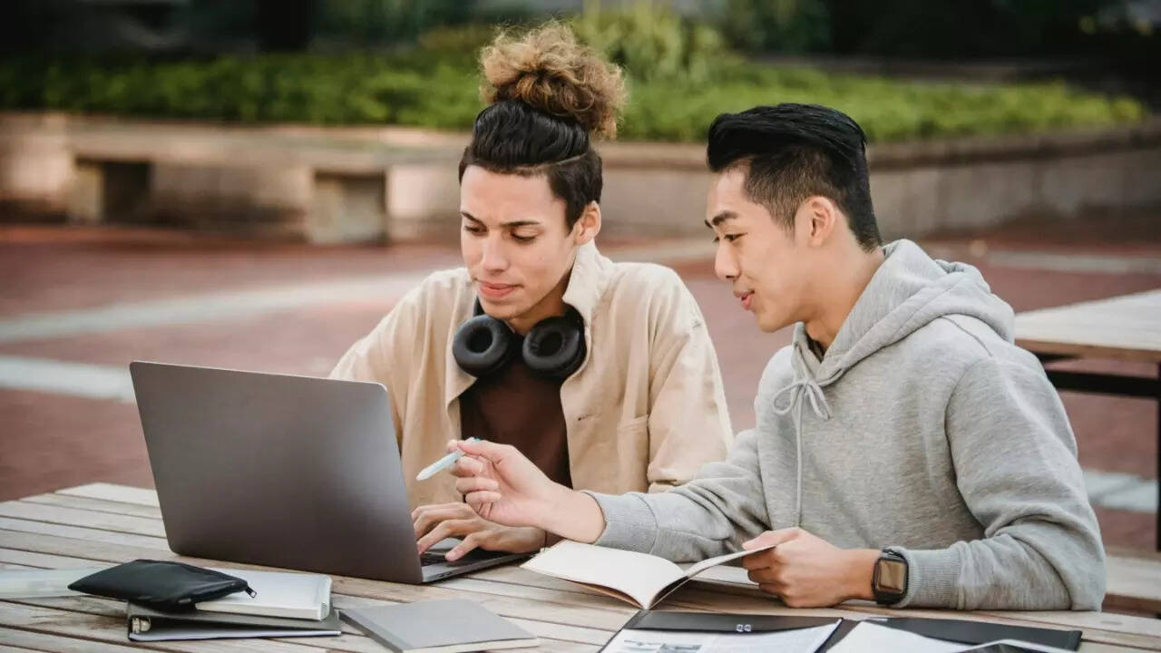 Digital campus trend: Are virtual study groups the new fraternities?