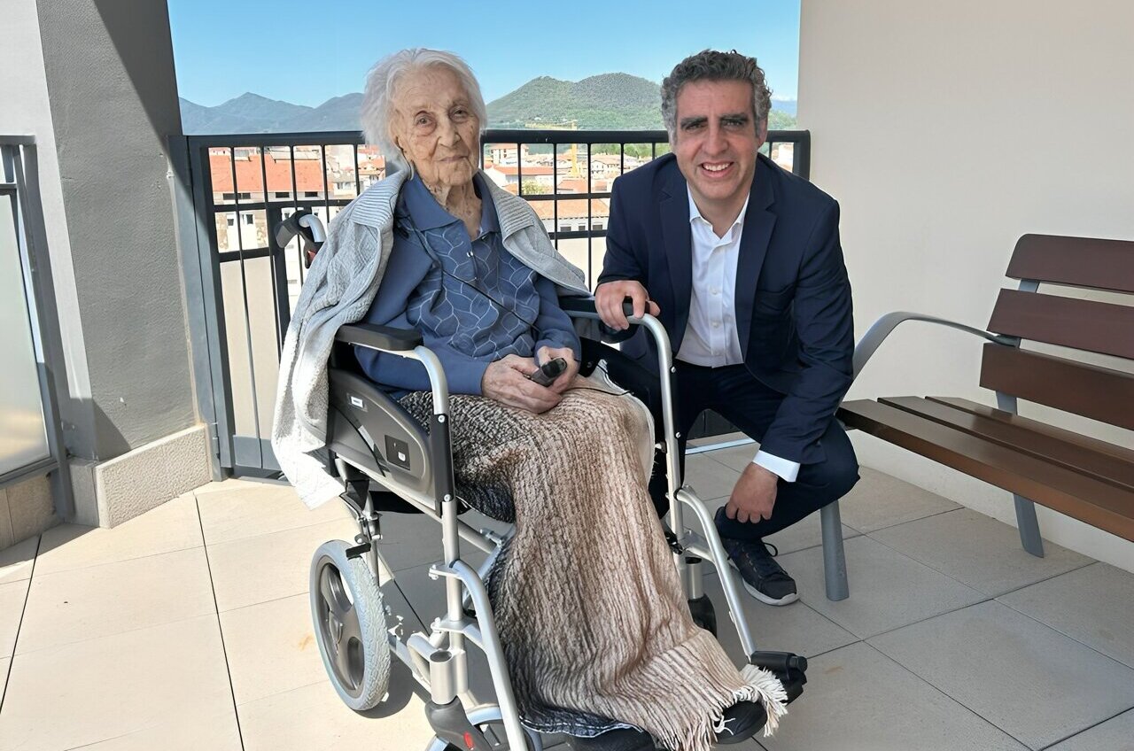 Supercentenarian's biology shows the delicate balance of longevity