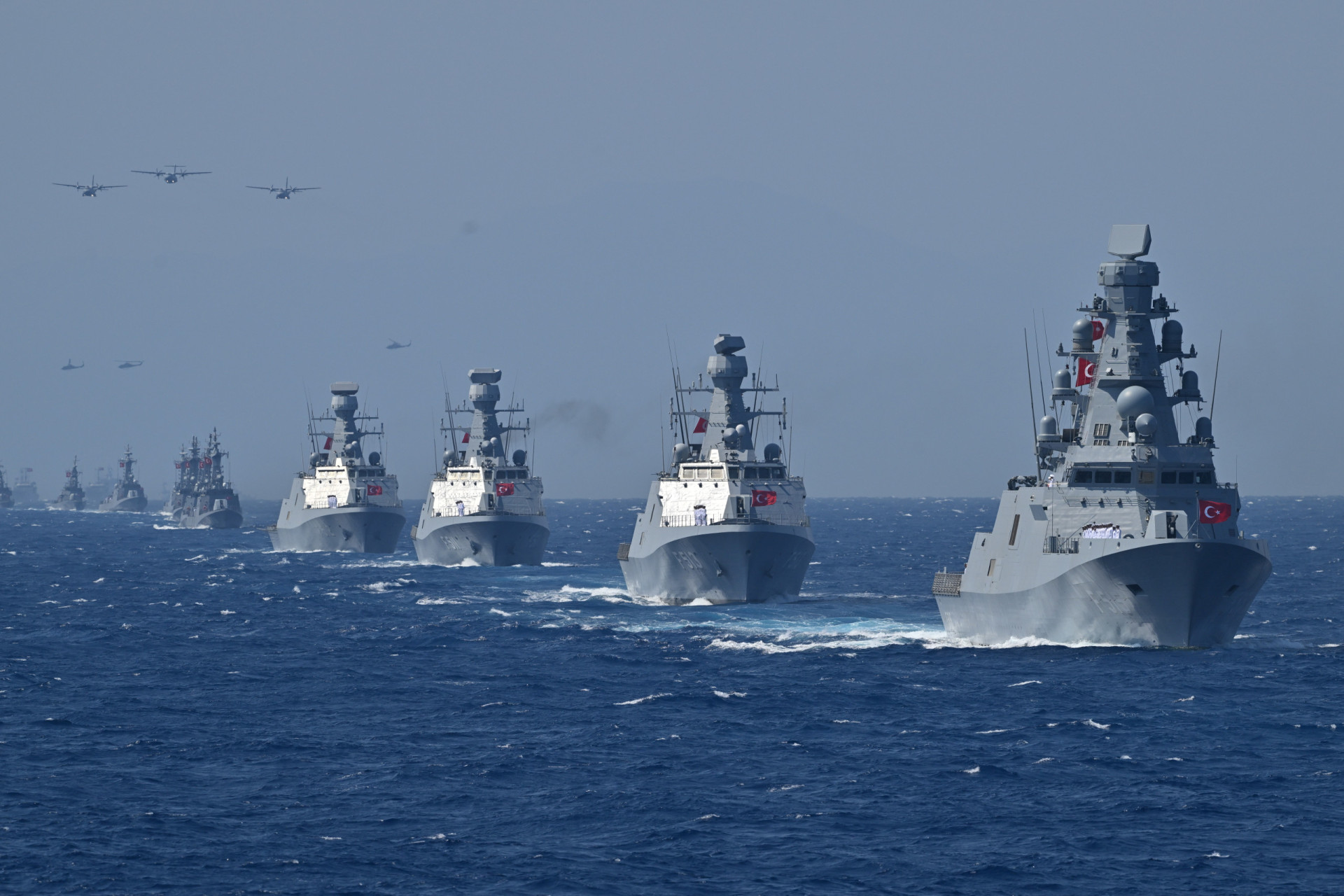 GLOBAL NAVAL WARFARE intelligence overview