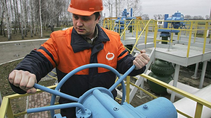 L&rsquo;UE va proposer des droits de douane sur le pétrole russe après les
