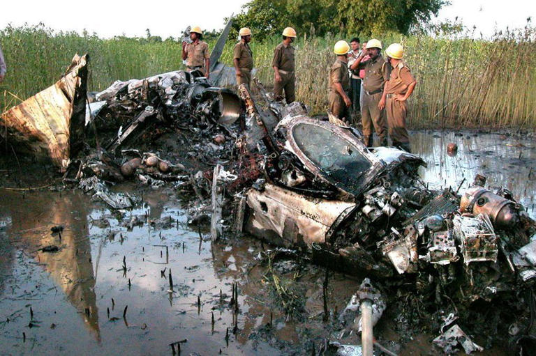 More than 480 MiG‑21 crashes were recorded between 1971 and 2012