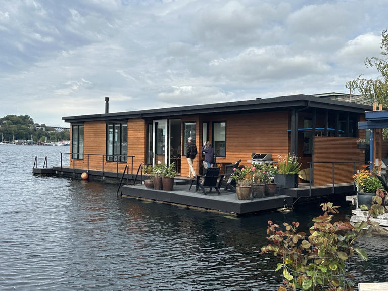 From energy efficiency to green design, Seattle floating homes embrace