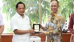 Sinergi Kuat Kemendagri dan OJK: Literasi Keuangan Daerah Melonjak!