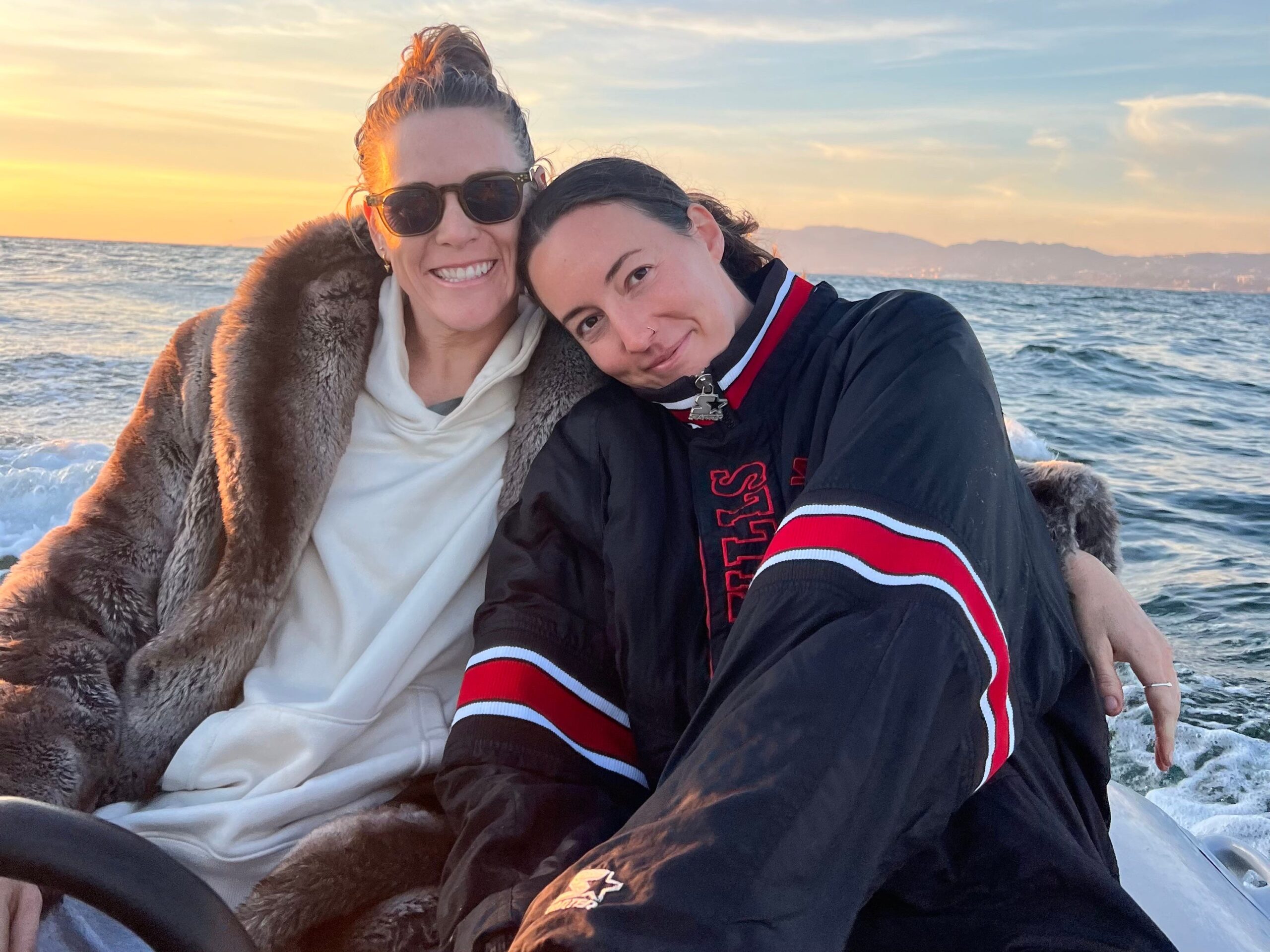 Ich bin von einer Wohnung in Chicago auf ein Boot in Los Angeles umgezogen und liebe das Leben auf dem Wasser.