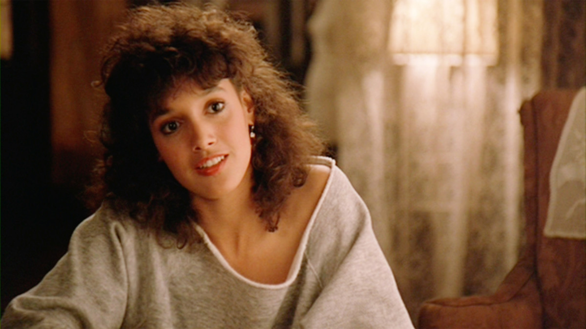 80s 'Flashdance' Icon Jennifer Beals, 61, Is Ageless in New Travel