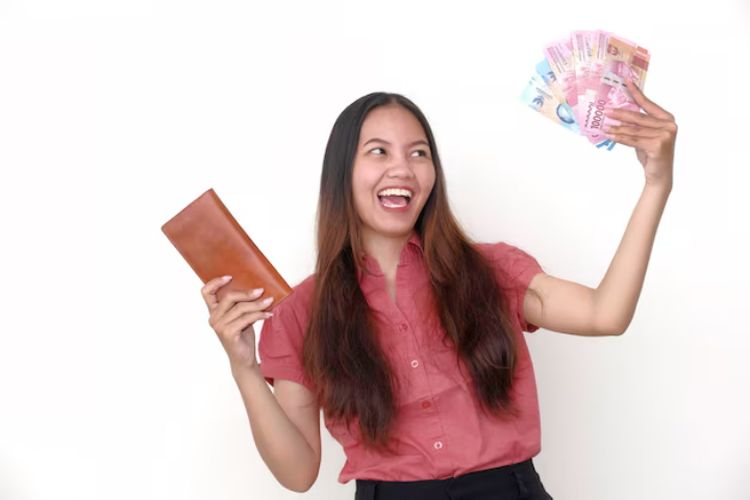 Jika Masih Menyimpan Uang Tunai di Dompet, Ini 7 Ciri Kepribadian yang Mungkin Anda Miliki
