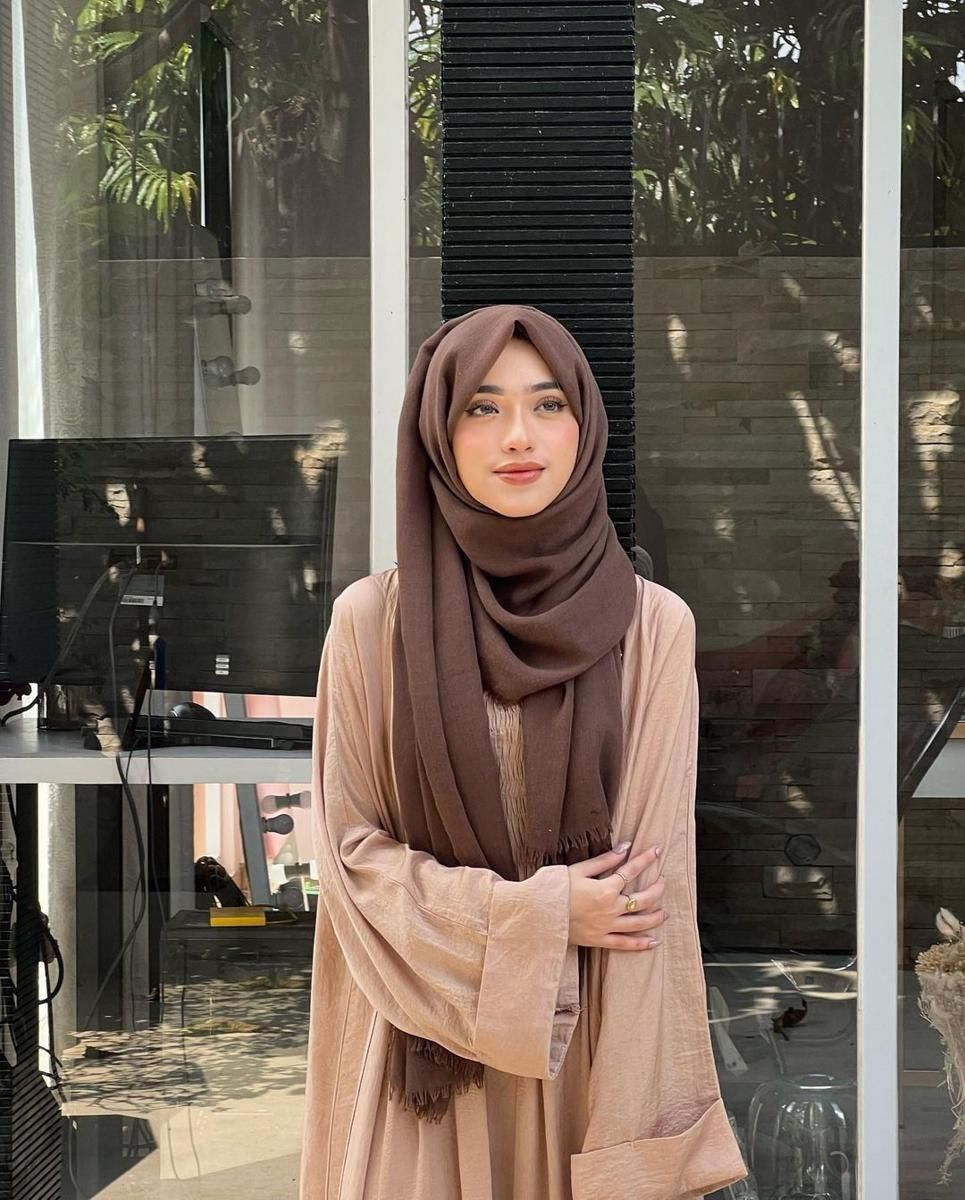 Baju Latte Cocok dengan Jilbab Warna Apa? Ini 7 Idenya