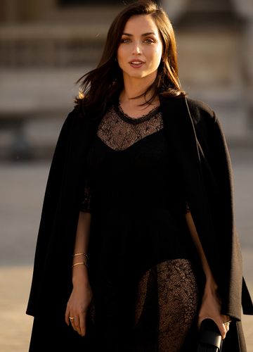 Look mit schwarzer Spitze