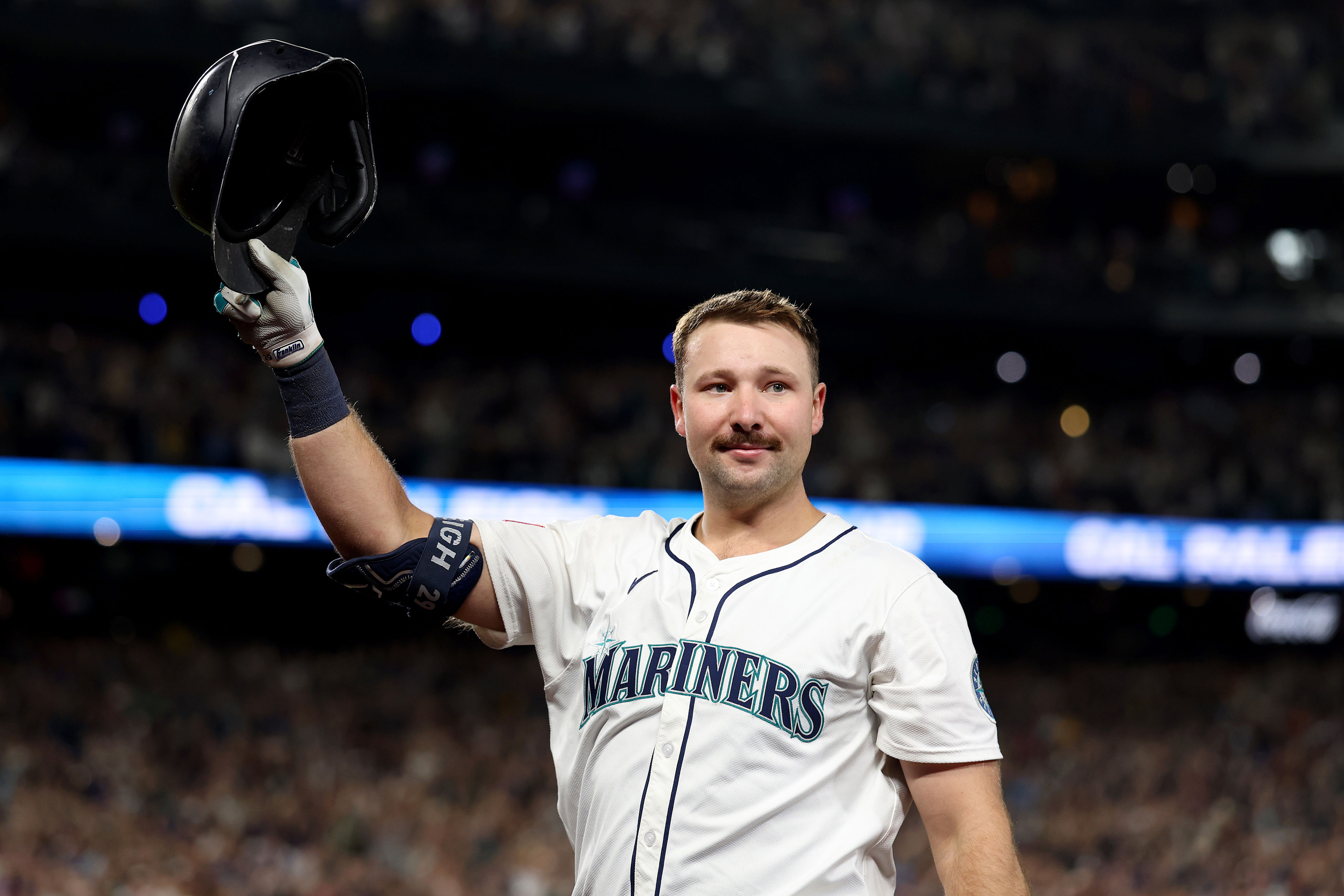 Mariners' Cal Raleigh becomes 7th MLB player to ever hit 60 home runs ...