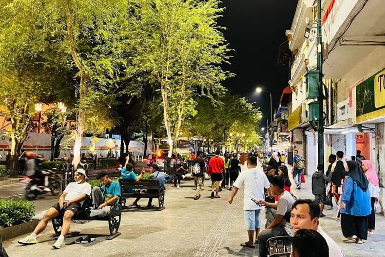 Wisata Malam di Pantai Selatan Bantul Yogyakarta