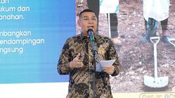 Serahkan Sertifikat Penggiat UMKM di Garut, Wamen Ossy Harap Tingkatkan Ekonomi dan Kembangkan Usaha