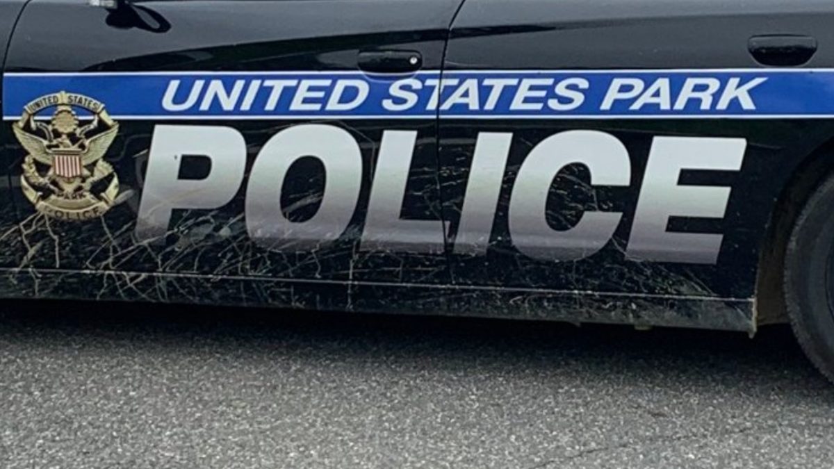 2 Park Police officers, US marshal hurt in DC after driver runs red light