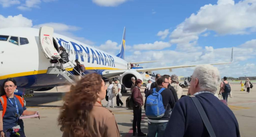 Smooth air travel: Tips for a better flight experience