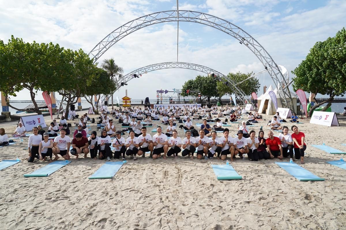 Kampanye Kesehatan Modern dengan Yoga di Kota
